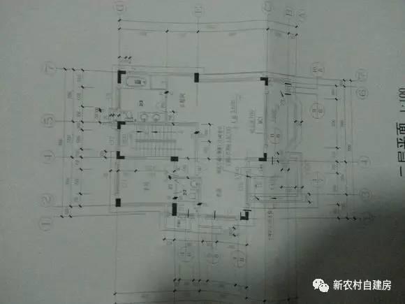 牛人自述：25萬建別墅，引10萬網(wǎng)友圍觀，爭相稱贊