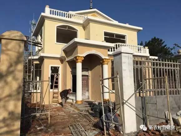 牛人自述：25萬建別墅，引10萬網(wǎng)友圍觀，爭相稱贊