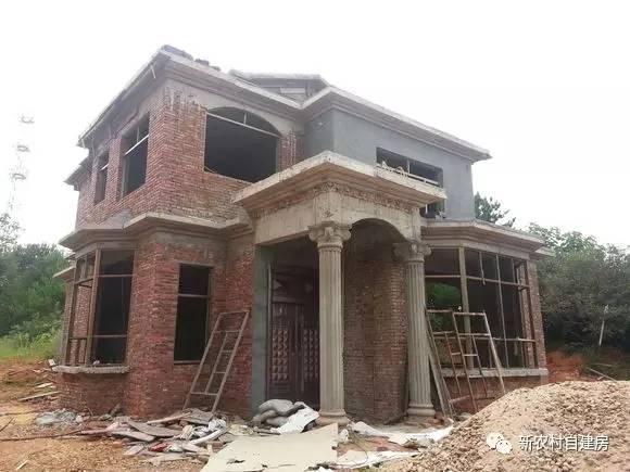 牛人自述：25萬建別墅，引10萬網(wǎng)友圍觀，爭相稱贊