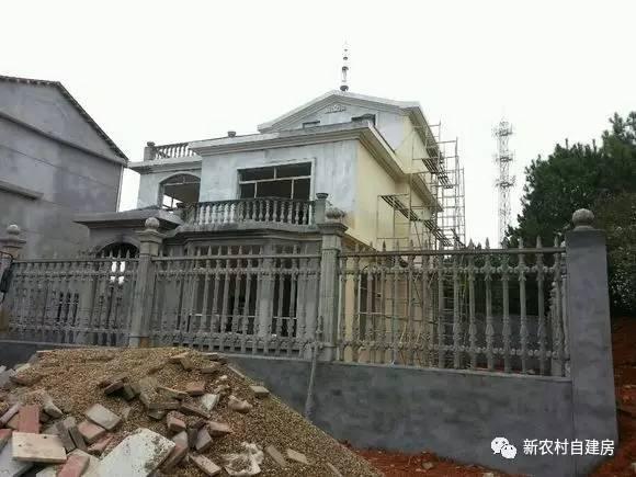 牛人自述：25萬建別墅，引10萬網(wǎng)友圍觀，爭相稱贊