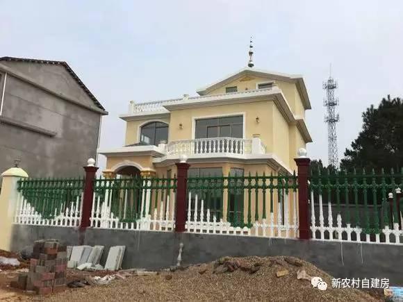 牛人自述：25萬建別墅，引10萬網(wǎng)友圍觀，爭相稱贊