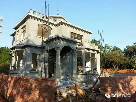 牛人自述：25萬建別墅，引10萬網(wǎng)友圍觀，爭相稱贊