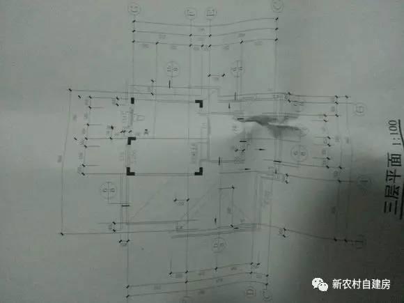牛人自述：25萬建別墅，引10萬網(wǎng)友圍觀，爭相稱贊