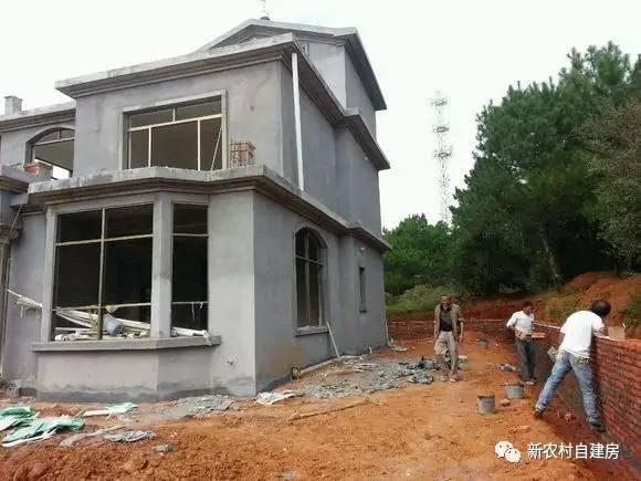 牛人自述：25萬建別墅，引10萬網(wǎng)友圍觀，爭相稱贊