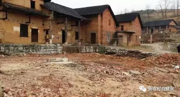 爸媽非要建堂屋，布局改了三四次，這下終于好了