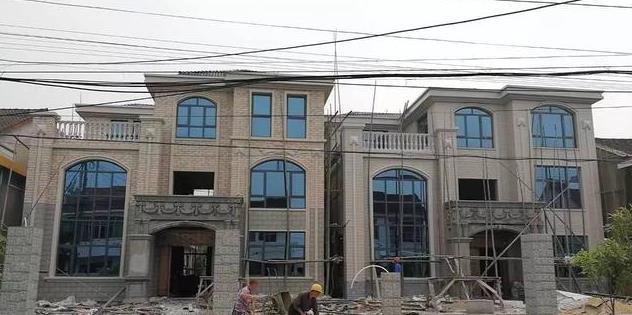 兄弟一起建別墅，35萬一人一棟，這下公平了