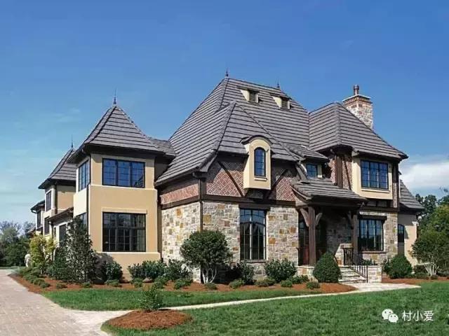 父親節(jié)剛過，她便回到北京郊區(qū)為父親蓋了一棟新型的裝配式房屋