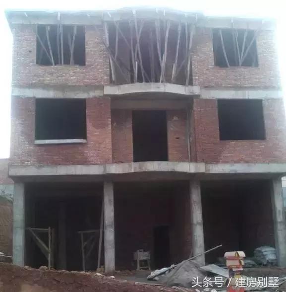 廣東自建商住兩用房，外觀雖不奢華，裝修很用心