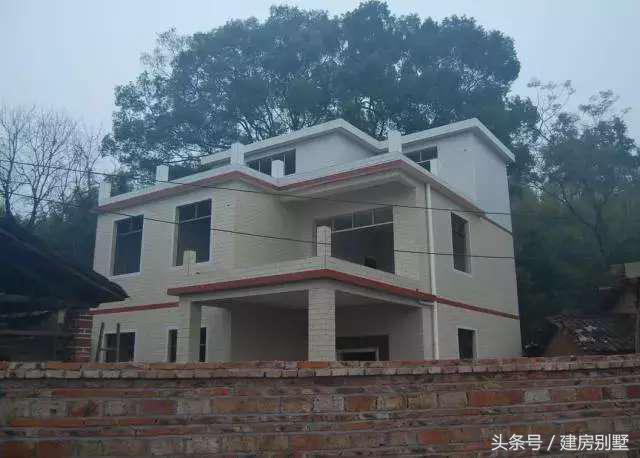 偏僻山村父母承包全村50%土地耕種，自建三層樓房為兒娶妻