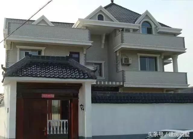 資金被股市套牢，一家三口80萬回村蓋座帶中式庭院的別墅