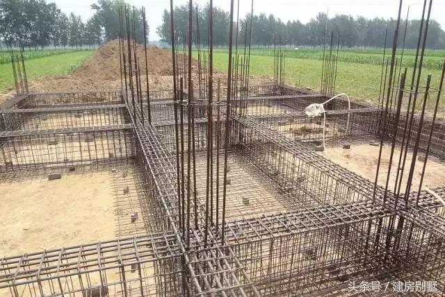 雙職工夫妻回安徽老家自建房，5歲女兒最愛田園生活