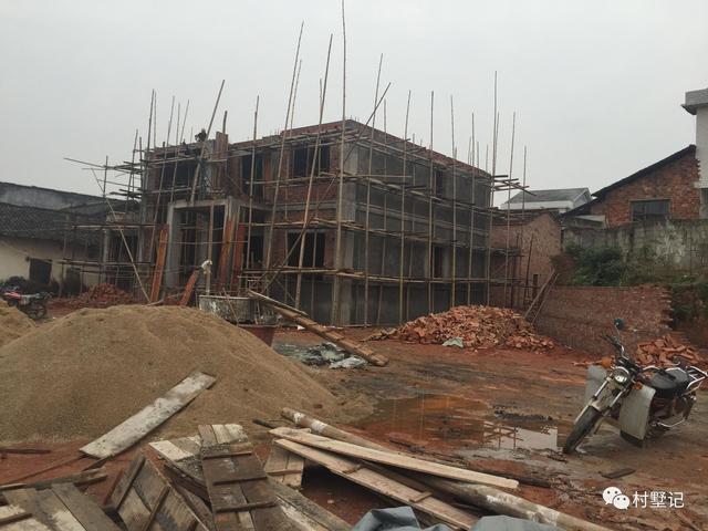 湖南小伙花40萬(wàn)為父母建農(nóng)村別墅，溫馨又實(shí)用