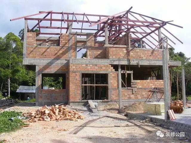 泰國農(nóng)村自建帶泳池養(yǎng)老別墅，難怪老外退休要去這里