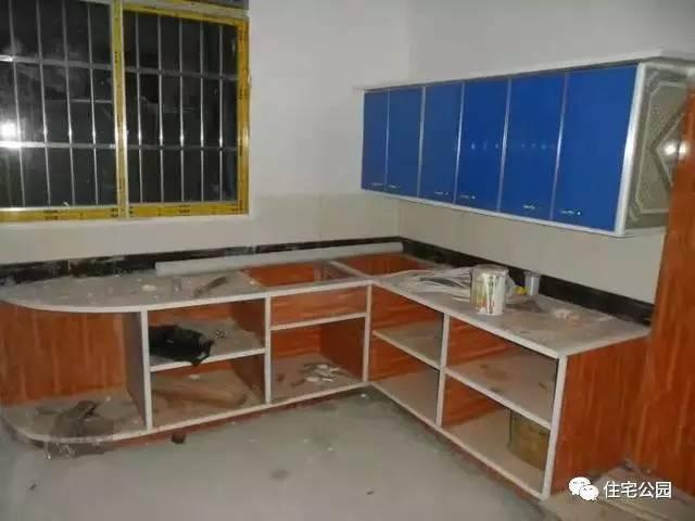 重慶蓋房直播，房主充當小工親自上陣，建成36萬引全村圍觀！