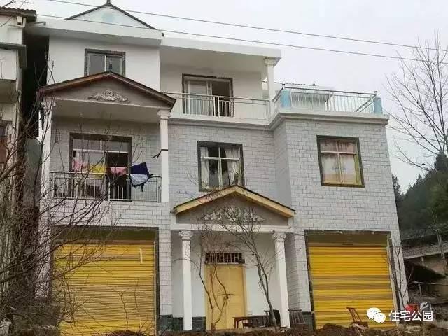 重慶蓋房直播，房主充當小工親自上陣，建成36萬引全村圍觀！