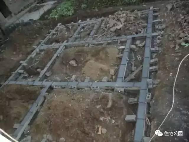 重慶蓋房直播，房主充當小工親自上陣，建成36萬引全村圍觀！