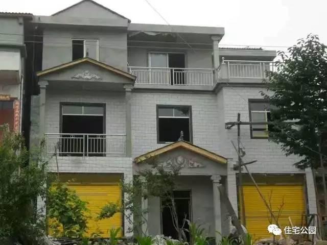 重慶蓋房直播，房主充當小工親自上陣，建成36萬引全村圍觀！