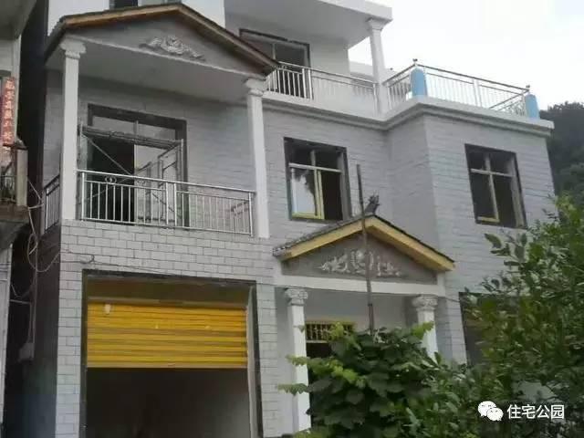 重慶蓋房直播，房主充當小工親自上陣，建成36萬引全村圍觀！