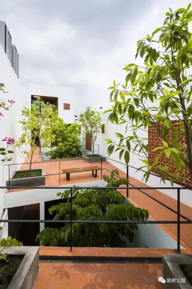 自建房屋做民宿，花磚庭院連廊不可少，狹長(zhǎng)地塊也不怕