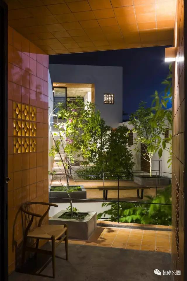 自建房屋做民宿，花磚庭院連廊不可少，狹長(zhǎng)地塊也不怕