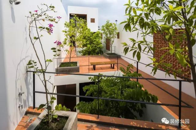 自建房屋做民宿，花磚庭院連廊不可少，狹長(zhǎng)地塊也不怕