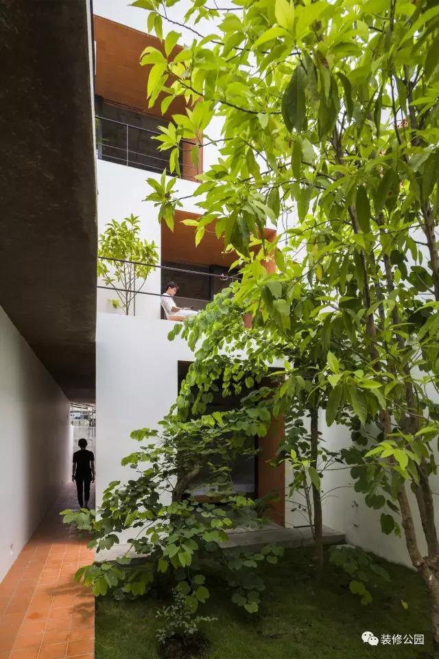 自建房屋做民宿，花磚庭院連廊不可少，狹長(zhǎng)地塊也不怕