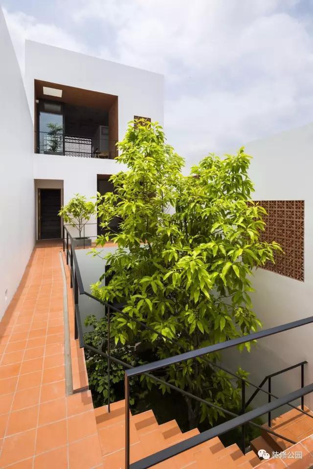 自建房屋做民宿，花磚庭院連廊不可少，狹長(zhǎng)地塊也不怕