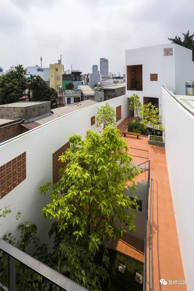 自建房屋做民宿，花磚庭院連廊不可少，狹長(zhǎng)地塊也不怕