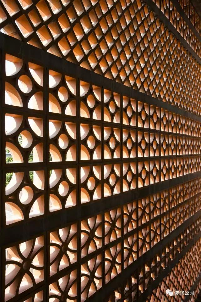 自建房屋做民宿，花磚庭院連廊不可少，狹長(zhǎng)地塊也不怕