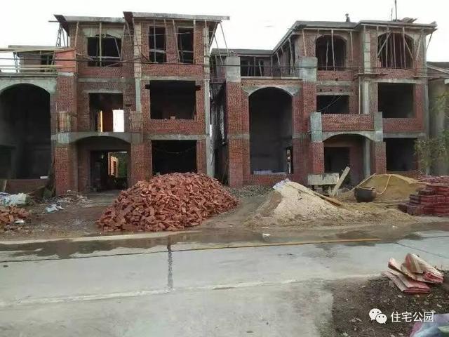 湖南大叔35萬(wàn)蓋別墅含外裝修，他是怎么做到的？