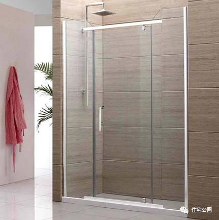 內(nèi)開外開平推？一棟房5個衛(wèi)生間裝了4種門！朋友一解釋決定回家弄一樣