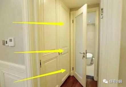 內(nèi)開外開平推？一棟房5個衛(wèi)生間裝了4種門！朋友一解釋決定回家弄一樣