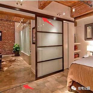 內(nèi)開外開平推？一棟房5個衛(wèi)生間裝了4種門！朋友一解釋決定回家弄一樣