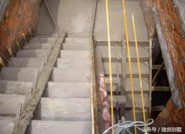 20萬(wàn)打造三層農(nóng)村小樓房，為了省錢(qián)用預(yù)制板遭痛斥