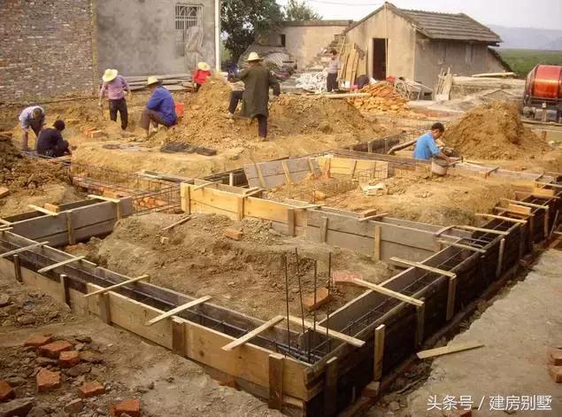 20萬(wàn)打造三層農(nóng)村小樓房，為了省錢(qián)用預(yù)制板遭痛斥