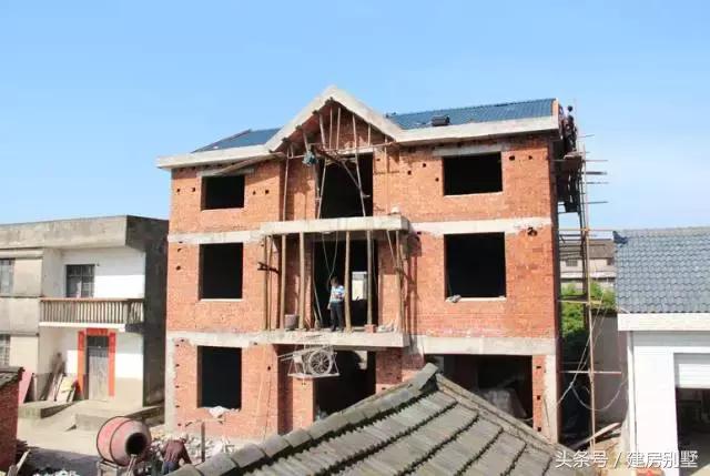 20萬(wàn)打造三層農(nóng)村小樓房，為了省錢(qián)用預(yù)制板遭痛斥