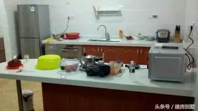 海南網(wǎng)友33萬(wàn)農(nóng)村自建房，跟趙本山那套別墅有的一拼