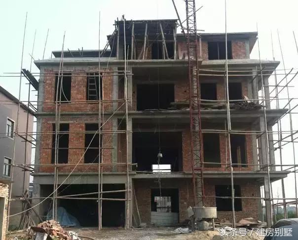 年薪8萬的80后小伙辭職回鄉(xiāng)建房，親戚們都說太值了