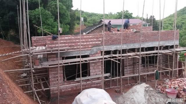 湖南村民20萬(wàn)自建房，不是豪宅，但是爸媽住的很舒心