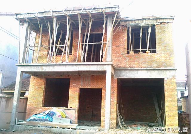 80后小夫妻25萬農(nóng)村自建房，毛石基礎(chǔ)引熱議