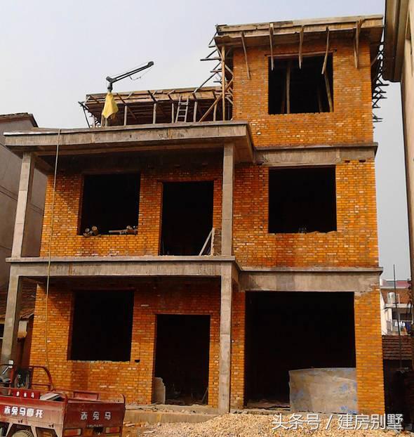 80后小夫妻25萬農(nóng)村自建房，毛石基礎(chǔ)引熱議