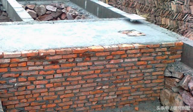 80后小夫妻25萬農(nóng)村自建房，毛石基礎(chǔ)引熱議