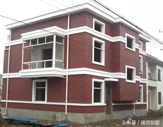 江蘇美女回娘家干了件動(dòng)靜不小的事兒，鄰村的都跑來看熱鬧