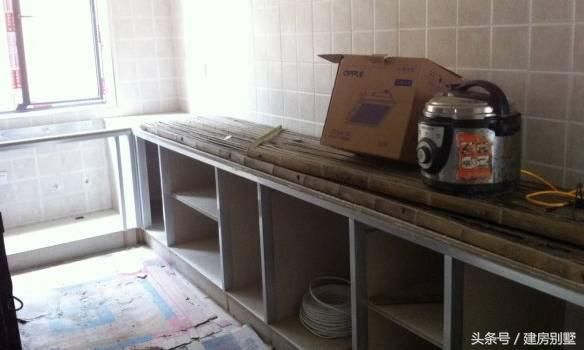 女漢子大年三十不看春晚籌劃建房，有壁爐、露臺和薔薇花墻