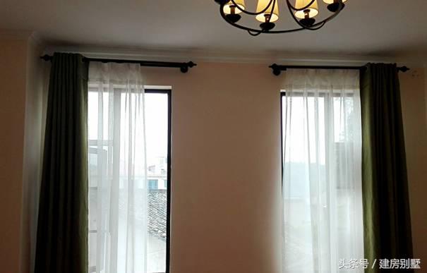 女漢子大年三十不看春晚籌劃建房，有壁爐、露臺和薔薇花墻