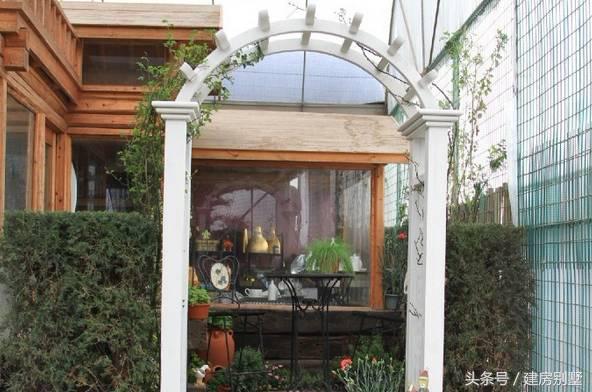 上海兄妹自建兩棟農(nóng)村別墅，父母住在一層小平房，合適嗎？