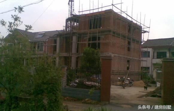 北京小伙自建三層帶庭院農(nóng)村別墅，爸爸媽媽超滿意