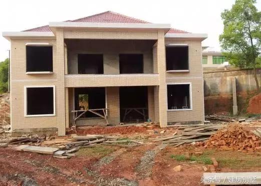 拆掉50年代的祖屋建二層別墅，卻被諷工廠流水線制造，為何？