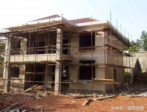 拆掉50年代的祖屋建二層別墅，卻被諷工廠流水線制造，為何？