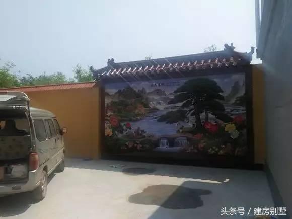 河北兄弟自建兩層聯(lián)排住宅，外觀氣勢仿若“故宮”